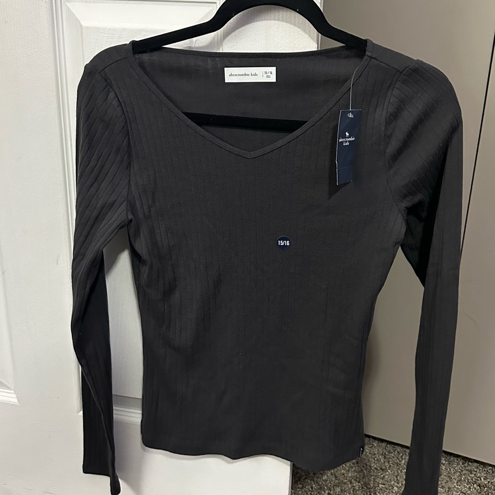 NWT Abercrombie Kids Girl Long Sleeve Shirt Size 15/16